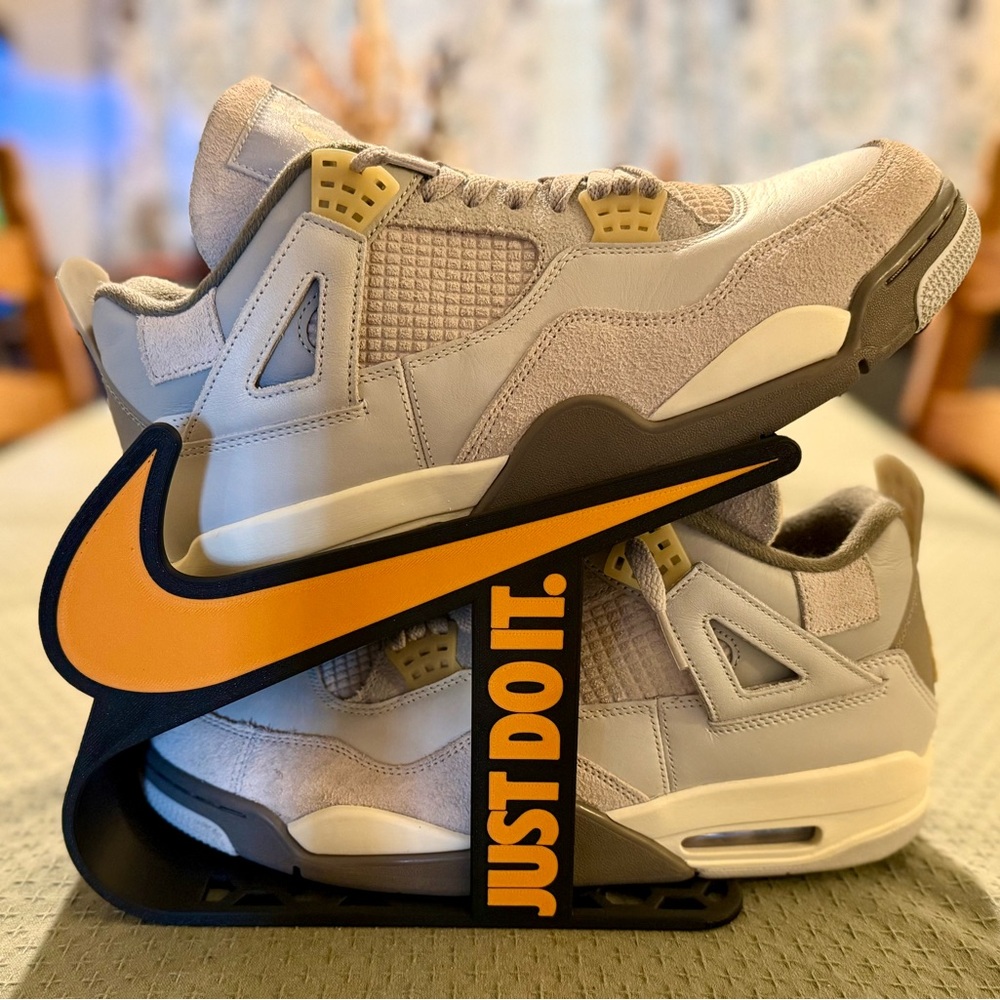 Air Jordan 4 Retro SE Craft Photon Dust Size 12